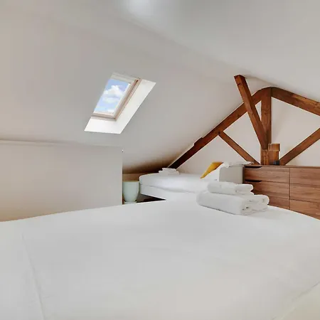 Daire Charming Air-conditioned Apt Near The Eiffel Tower Paris