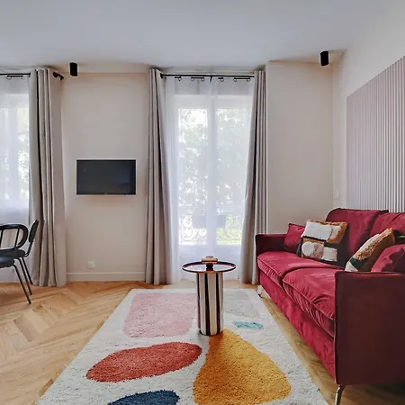 Daire Charming Air-conditioned Apt Near The Eiffel Tower Paris