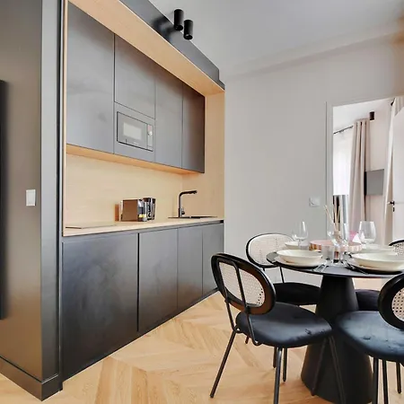 Daire Charming Air-conditioned Apt Near The Eiffel Tower *