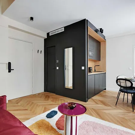Daire Charming Air-conditioned Apt Near The Eiffel Tower Paris